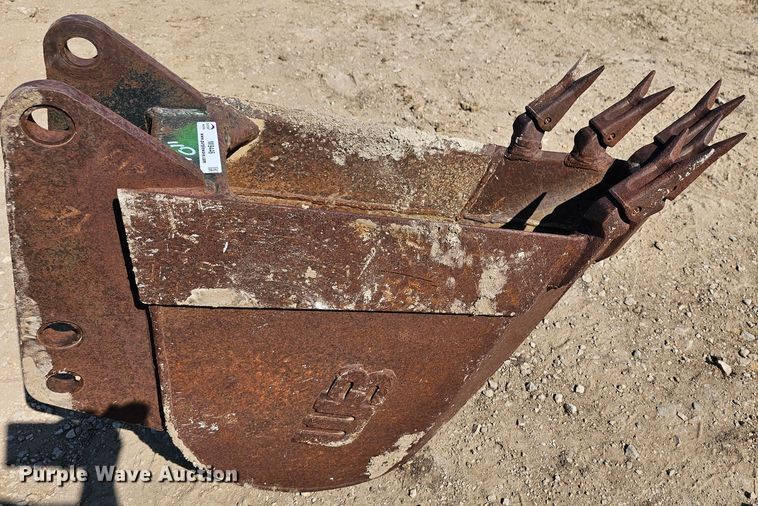 image for item MI9446 16" W backhoe bucket