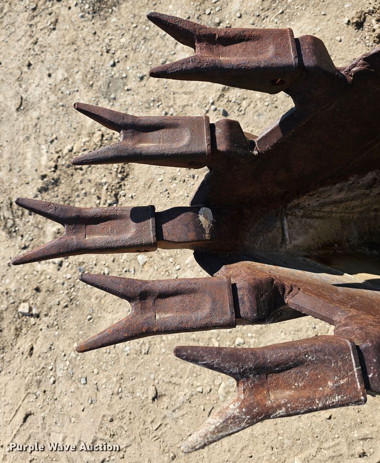 image for item MI9446 16" W backhoe bucket