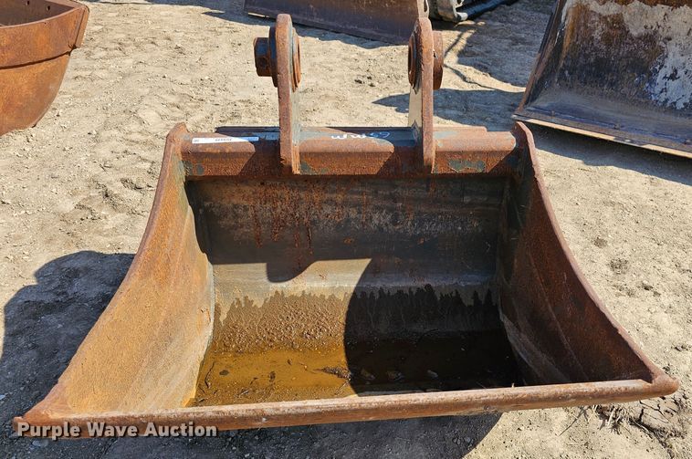image for item MI9448 38" W excavator bucket