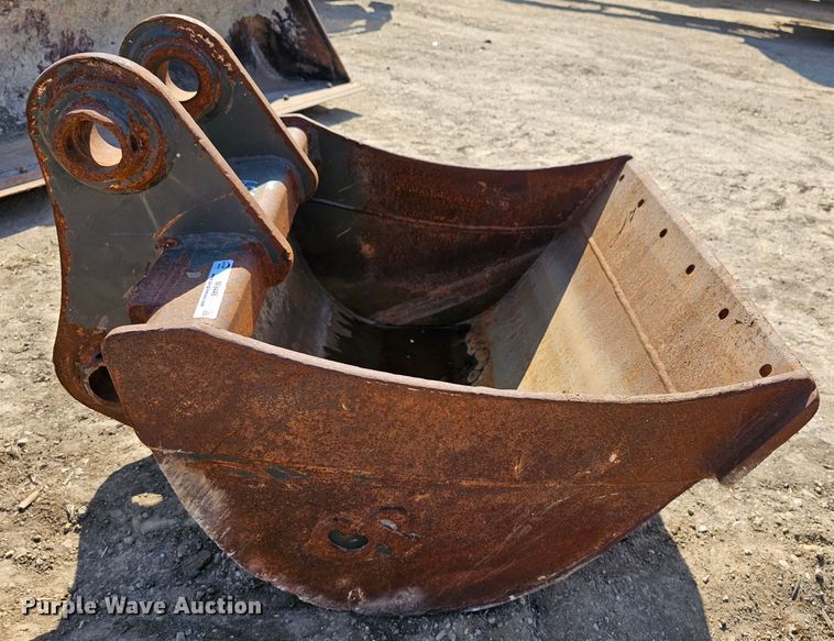 image for item MI9448 38" W excavator bucket