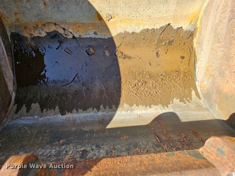 image for item MI9448 38" W excavator bucket