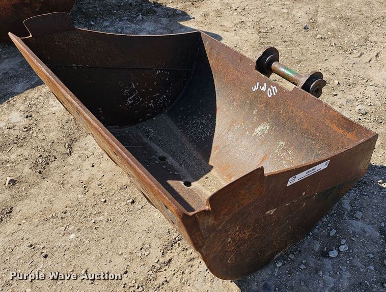 image for item MI9450 Caterpillar  35" W excavator bucket