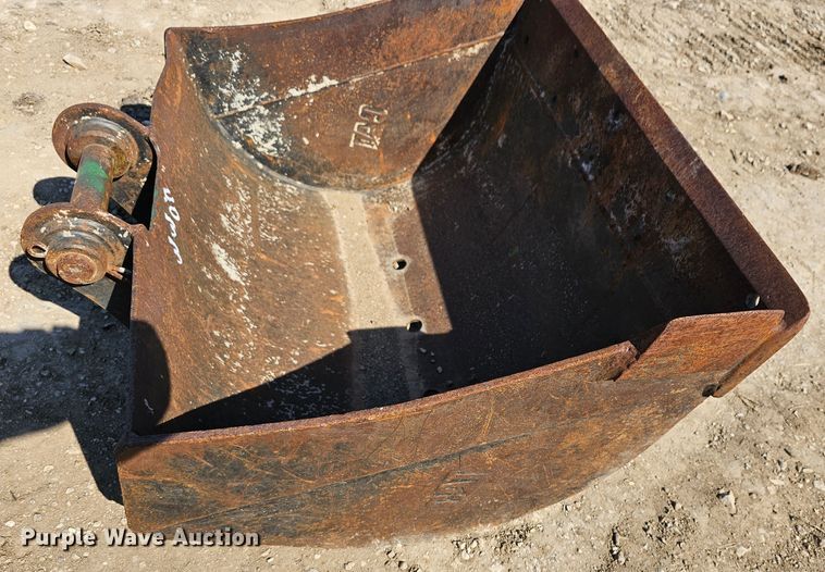 image for item MI9450 Caterpillar  35" W excavator bucket