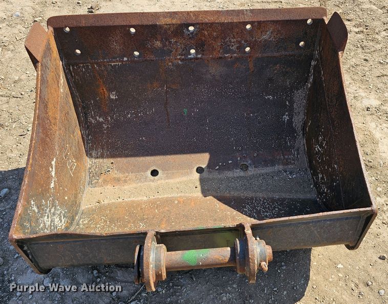 image for item MI9450 Caterpillar  35" W excavator bucket