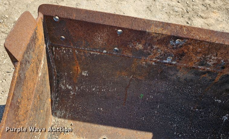 image for item MI9450 Caterpillar  35" W excavator bucket