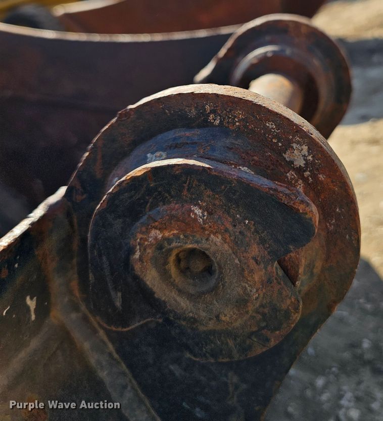 image for item MI9450 Caterpillar  35" W excavator bucket