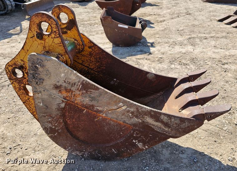 image for item MI9451 18" W backhoe bucket