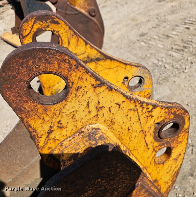 image for item MI9451 18" W backhoe bucket