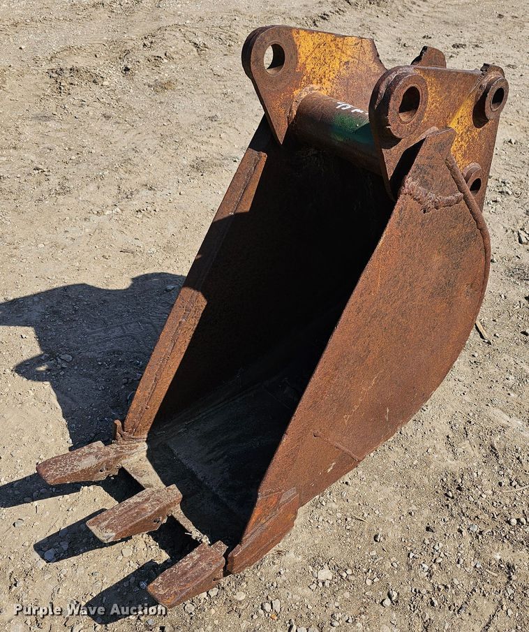 image for item MI9452 16" W backhoe bucket