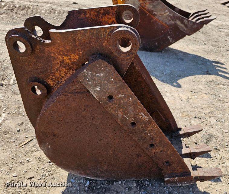 image for item MI9452 16" W backhoe bucket