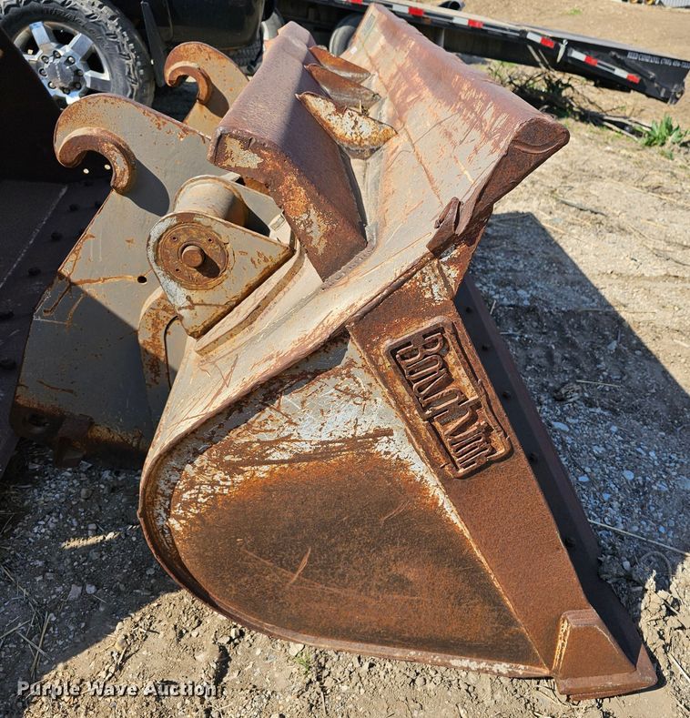 image for item MI9458 Boughton  103" W side dump bucket