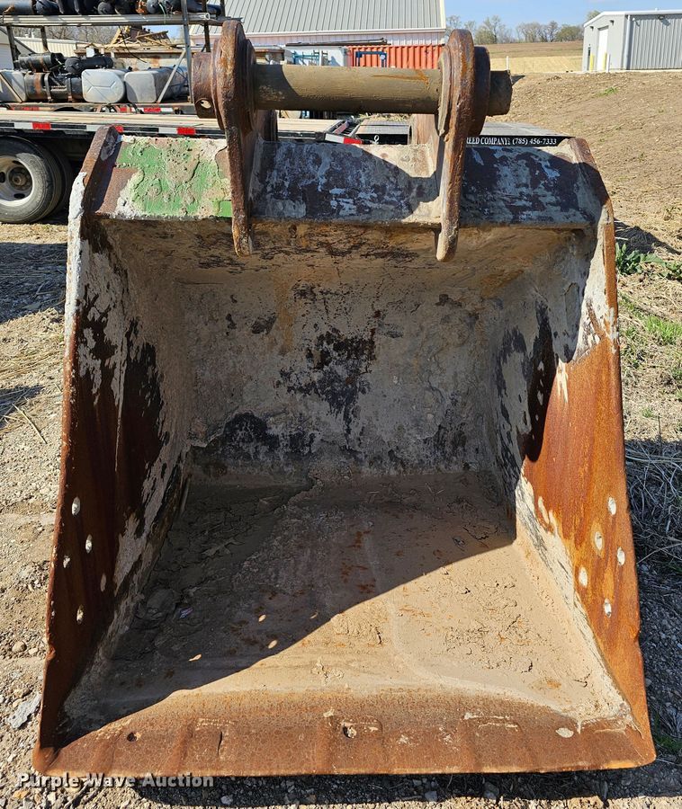 image for item MI9459 42" W excavator bucket