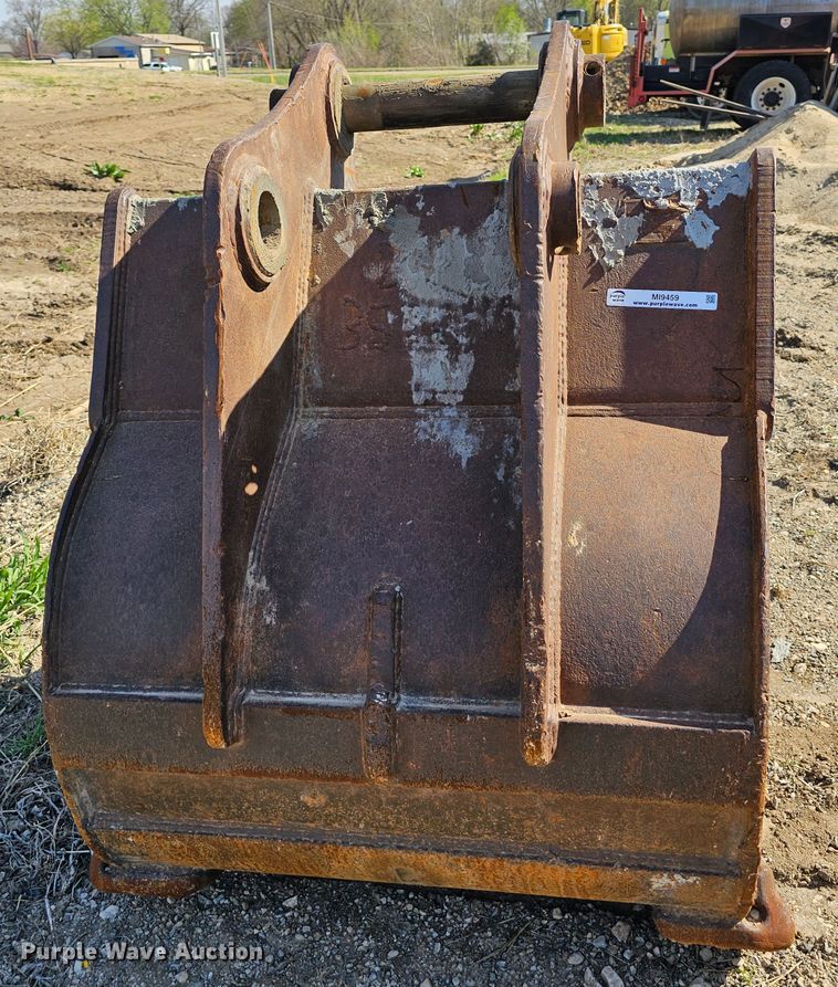image for item MI9459 42" W excavator bucket