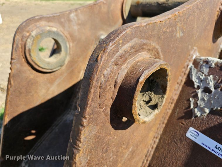 image for item MI9459 42" W excavator bucket