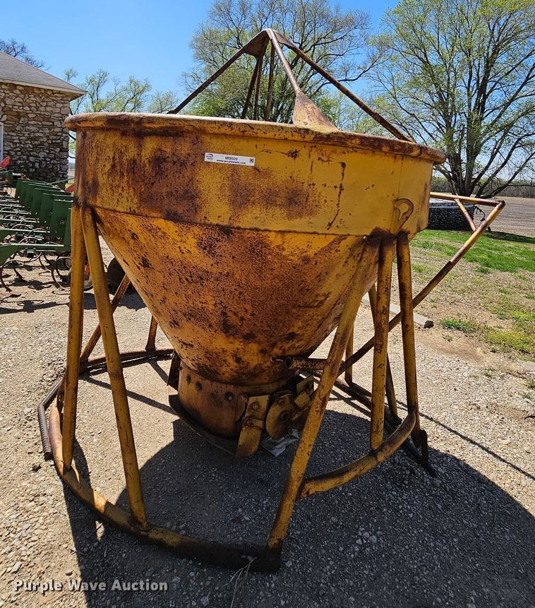 image for item MI9509 Gar-Bro  concrete bucket