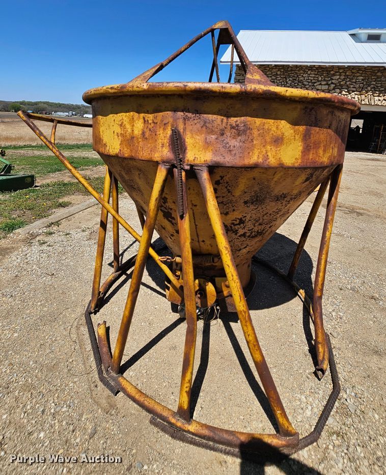 image for item MI9509 Gar-Bro  concrete bucket