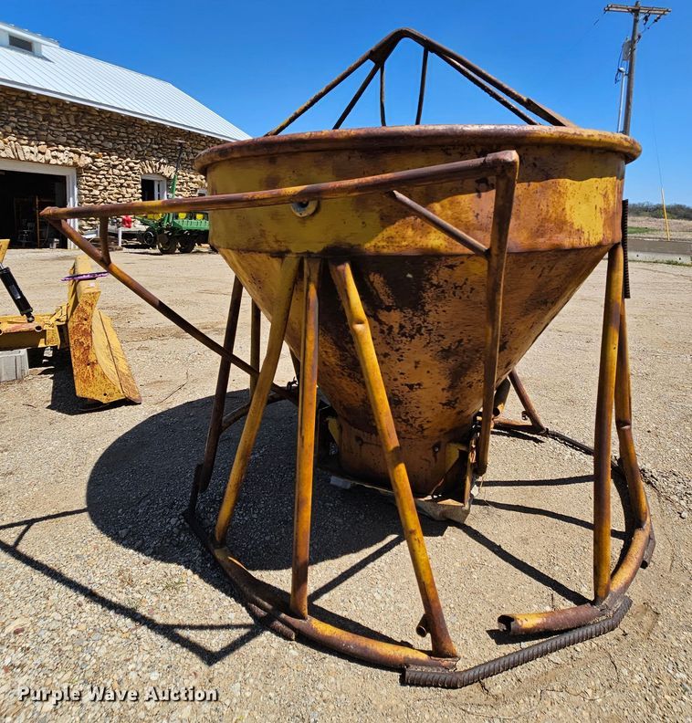 image for item MI9509 Gar-Bro  concrete bucket