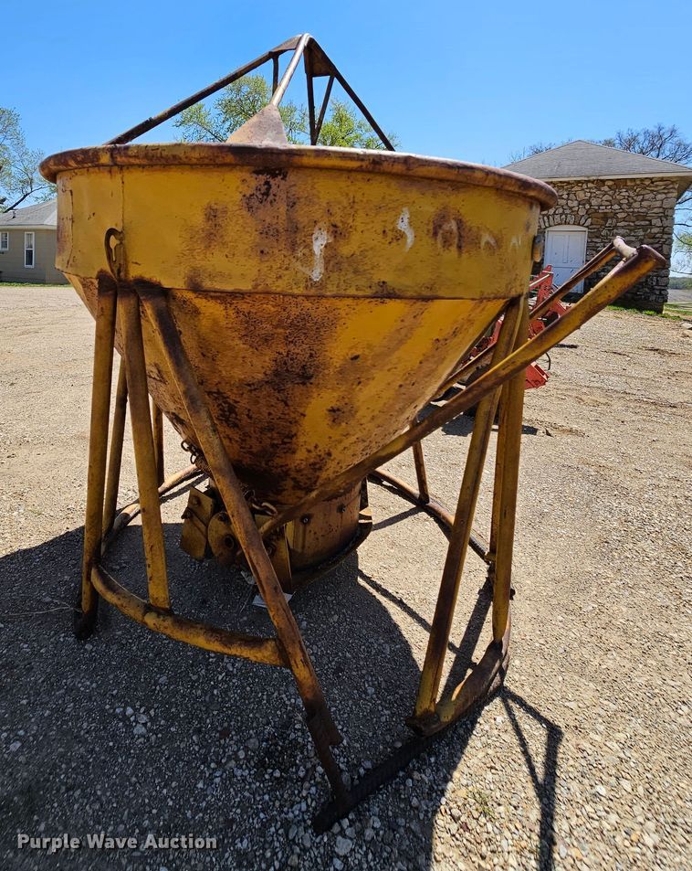 image for item MI9509 Gar-Bro  concrete bucket