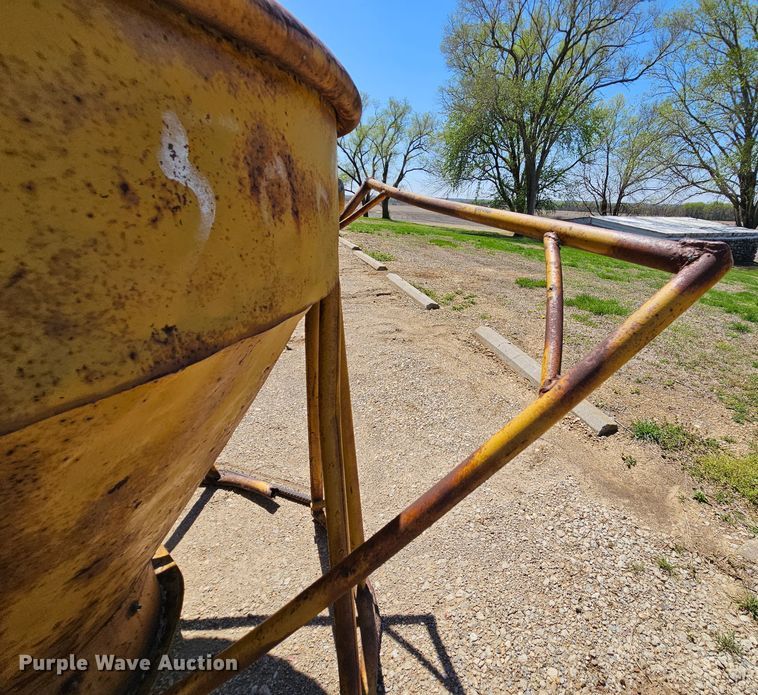 image for item MI9509 Gar-Bro  concrete bucket