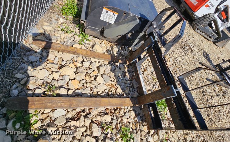 image for item MI9519 Bobcat 7294305  skid steer forks