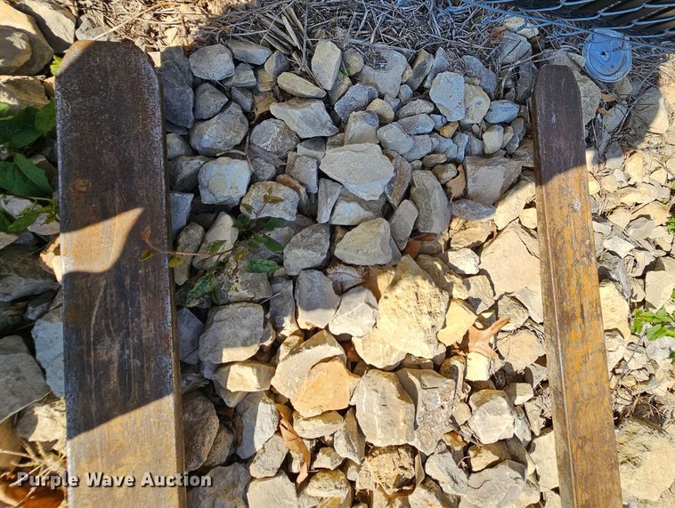 image for item MI9519 Bobcat 7294305  skid steer forks