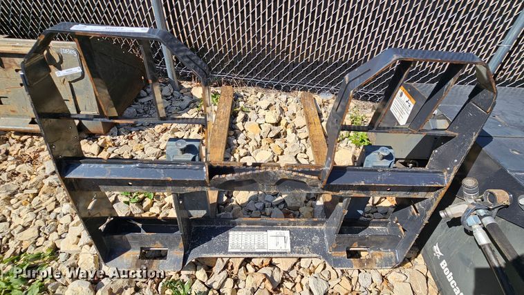image for item MI9519 Bobcat 7294305  skid steer forks