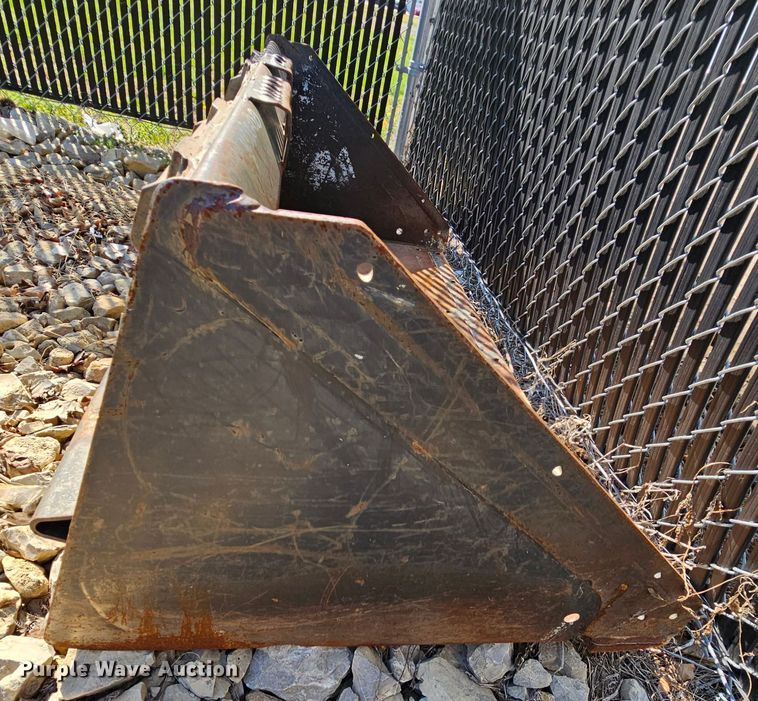 image for item MI9520 62" W skid steer bucket