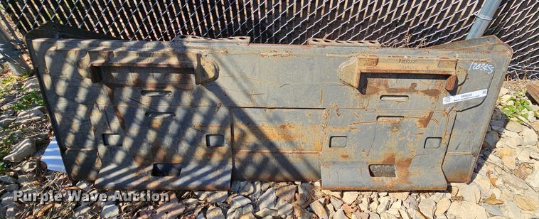 image for item MI9520 62" W skid steer bucket
