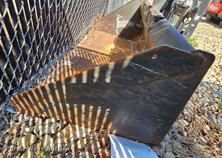 image for item MI9520 62" W skid steer bucket