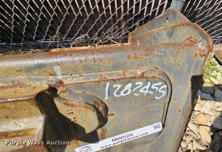 image for item MI9520 62" W skid steer bucket