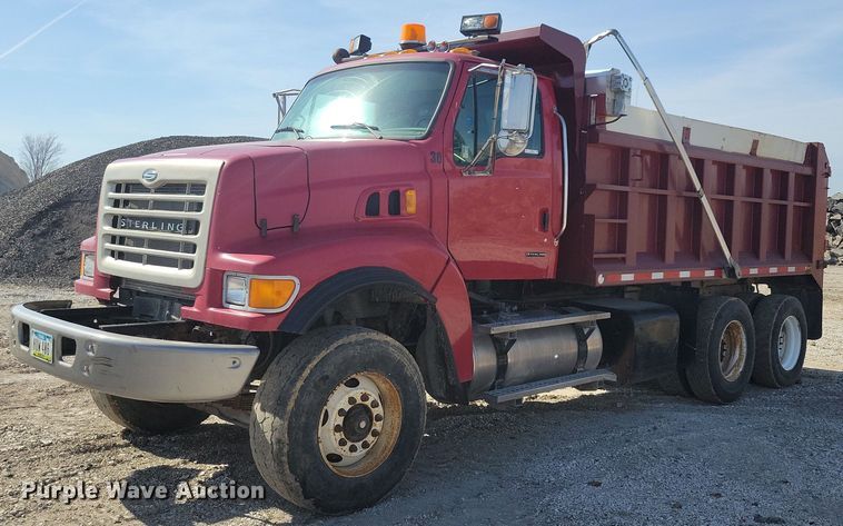 image for item MO9628 2006 Sterling LT9500  dump truck