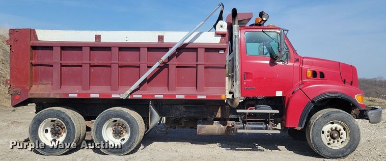image for item MO9628 2006 Sterling LT9500  dump truck