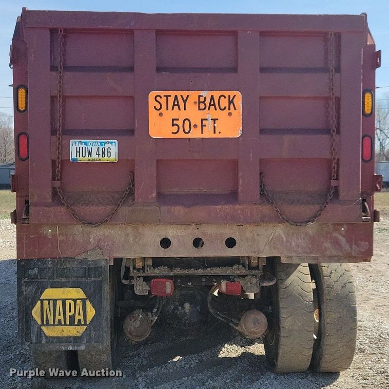 image for item MO9628 2006 Sterling LT9500  dump truck