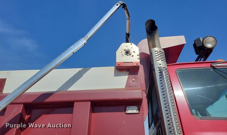 image for item MO9628 2006 Sterling LT9500  dump truck