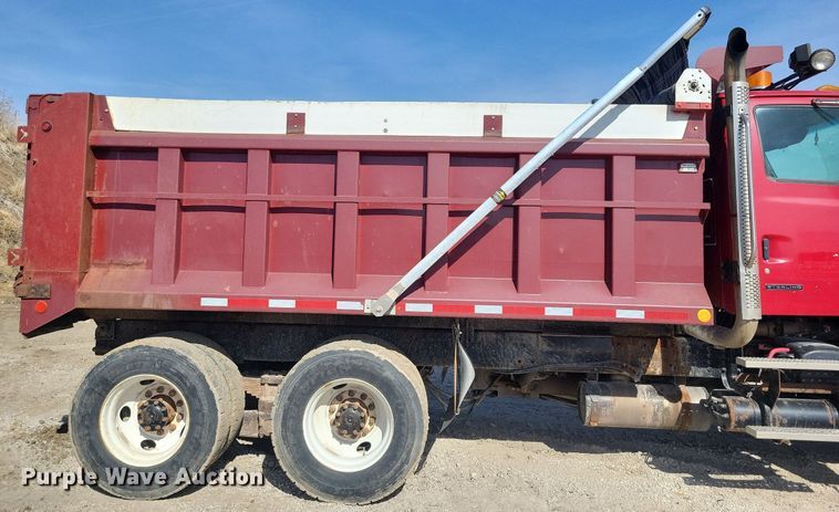 image for item MO9628 2006 Sterling LT9500  dump truck