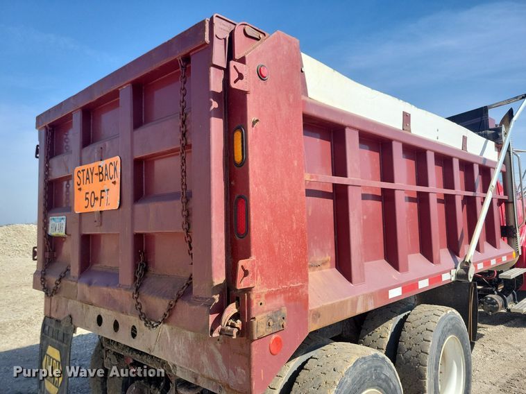 image for item MO9628 2006 Sterling LT9500  dump truck