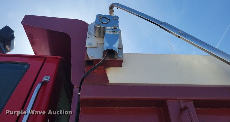 image for item MO9628 2006 Sterling LT9500  dump truck