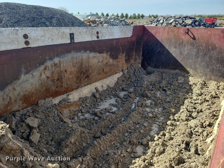 image for item MO9628 2006 Sterling LT9500  dump truck