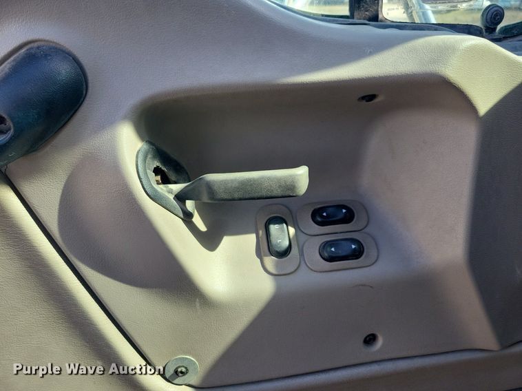 image for item MO9628 2006 Sterling LT9500  dump truck