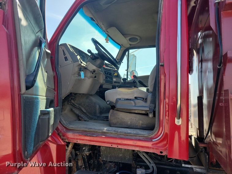 image for item MO9628 2006 Sterling LT9500  dump truck