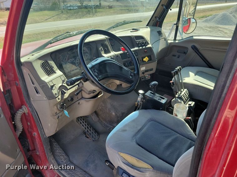 image for item MO9628 2006 Sterling LT9500  dump truck