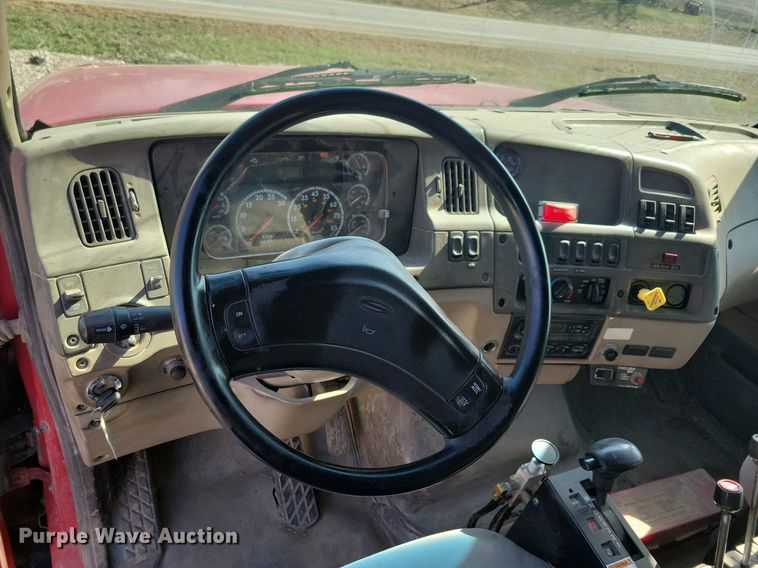 image for item MO9628 2006 Sterling LT9500  dump truck
