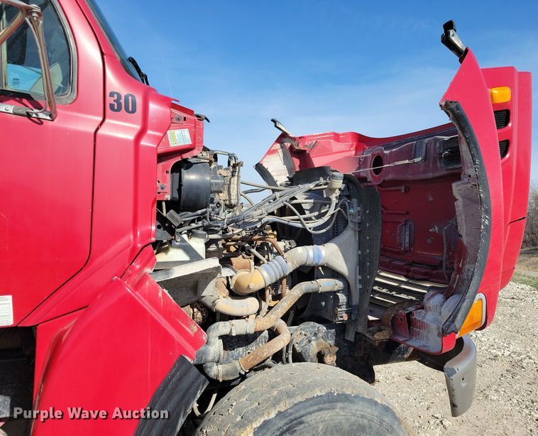 image for item MO9628 2006 Sterling LT9500  dump truck