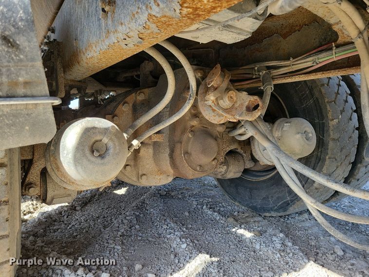 image for item MO9628 2006 Sterling LT9500  dump truck