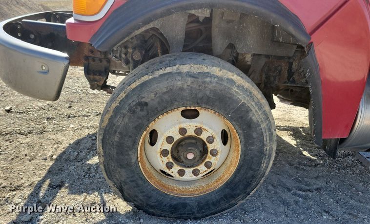 image for item MO9628 2006 Sterling LT9500  dump truck