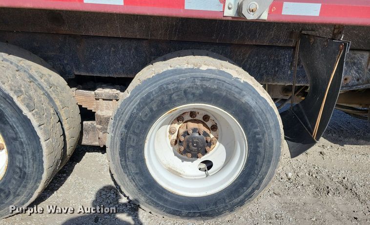 image for item MO9628 2006 Sterling LT9500  dump truck