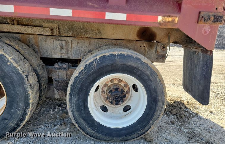 image for item MO9628 2006 Sterling LT9500  dump truck