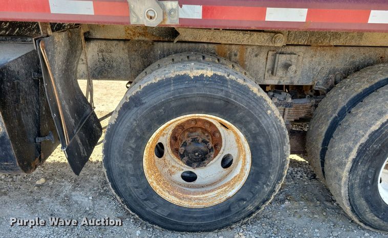 image for item MO9628 2006 Sterling LT9500  dump truck