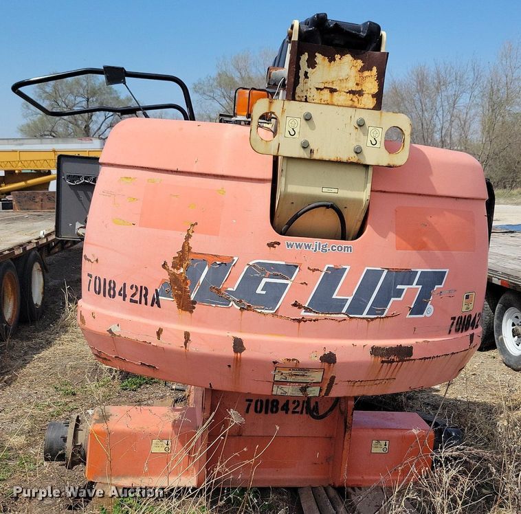 image for item MO9660 2007 JLG 600S  boom lift