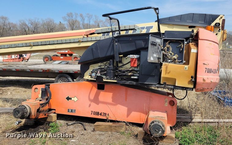 image for item MO9660 2007 JLG 600S  boom lift